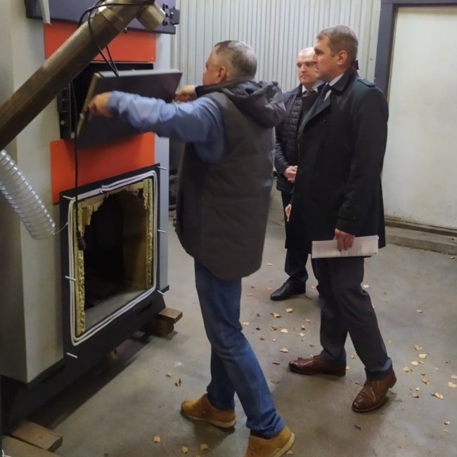 Завод БелКомин посетили представители Департамента по энергоэффективности. Фото №2